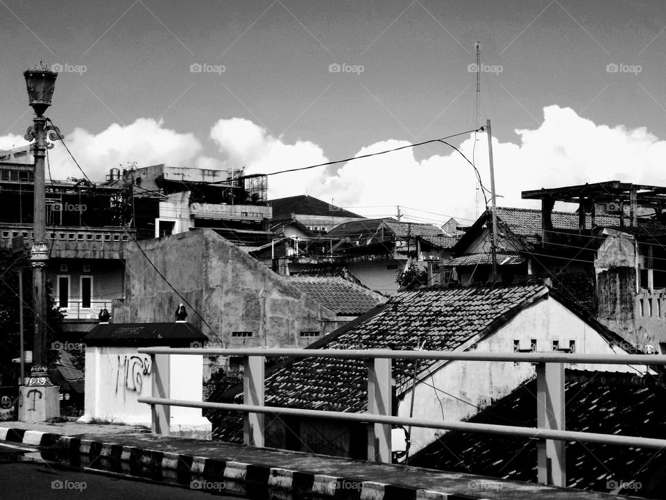 Roadside bridge railing