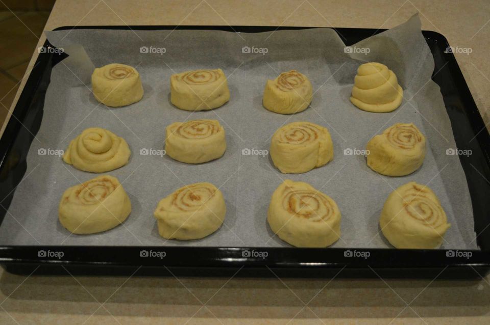 preparation of connamon rolls