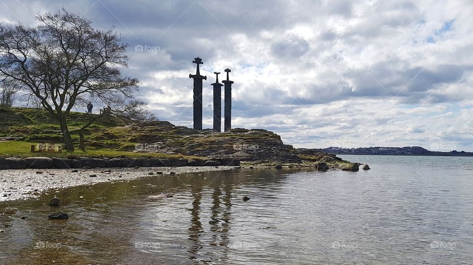 Sverd i fjell