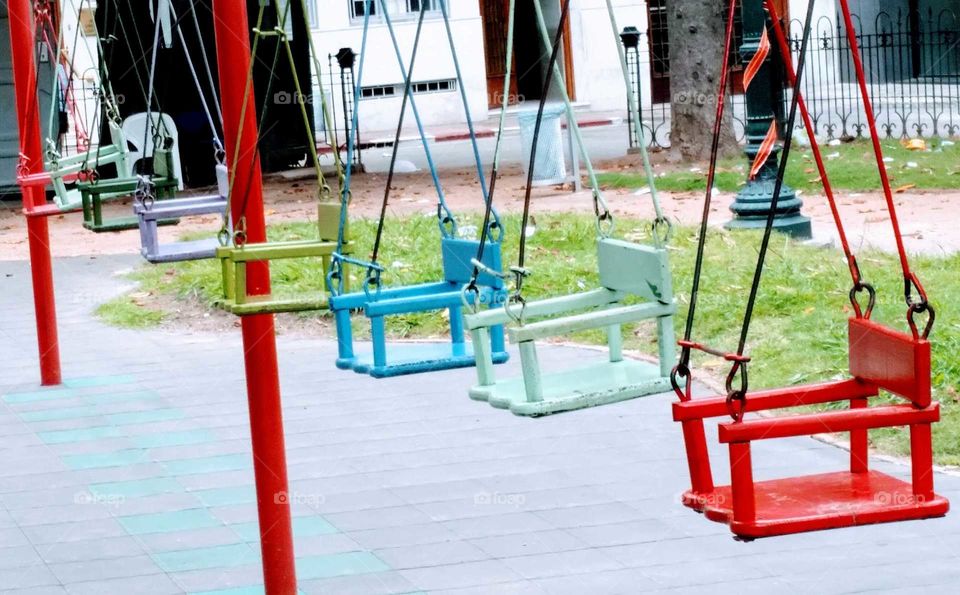 swings of colour