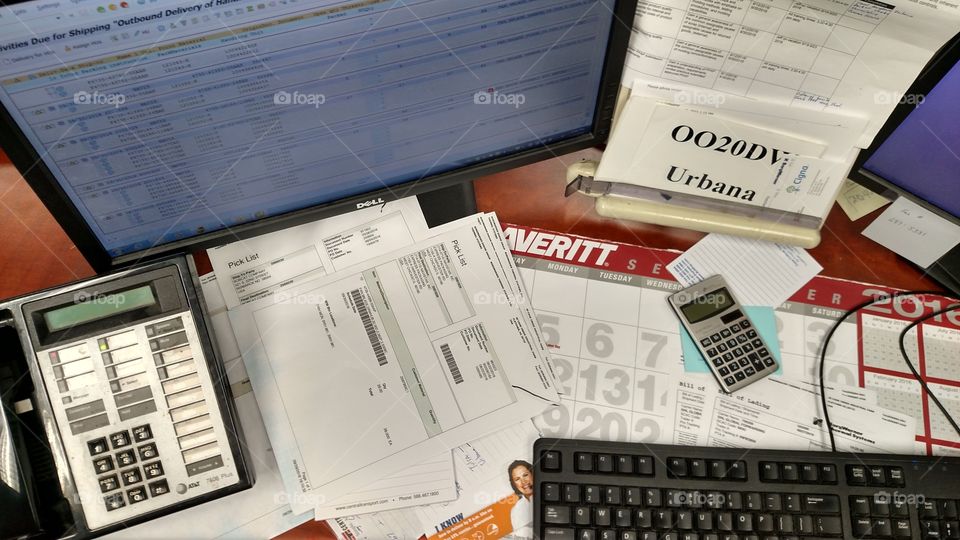 co workers desk is not to neat and organized