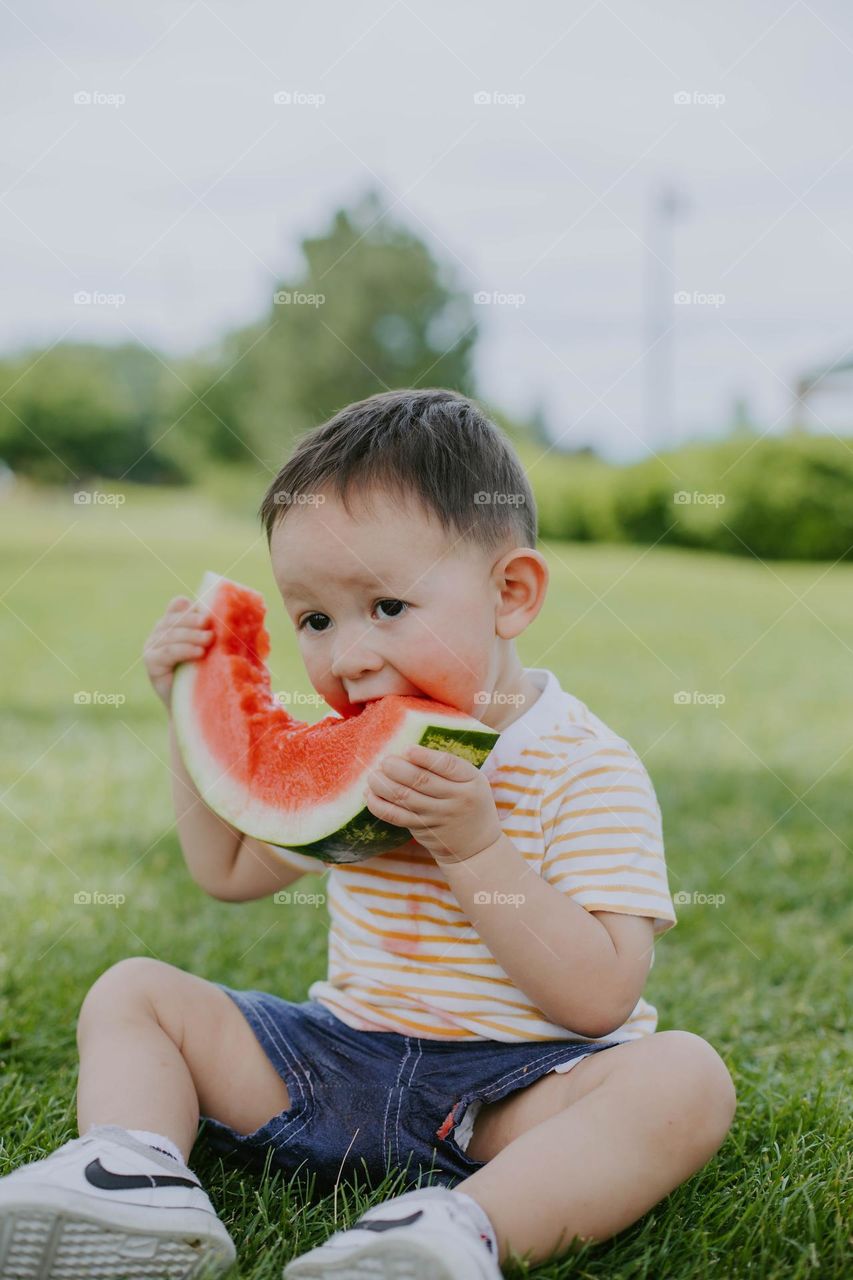 Eating watermelon 