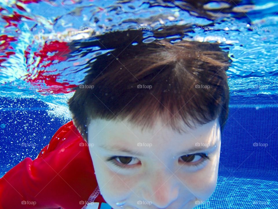 Underwater play 
