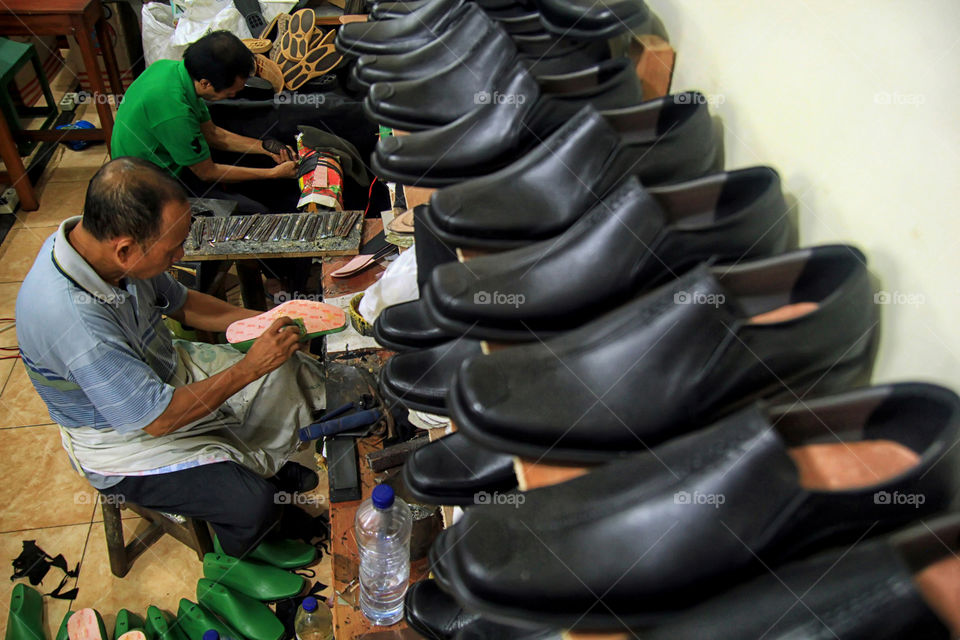 shoes maker