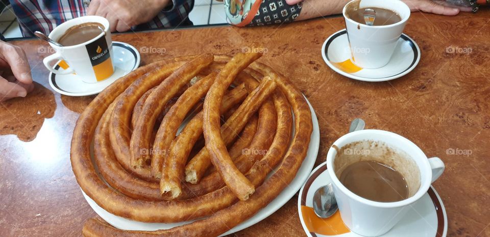 churros con chocolate