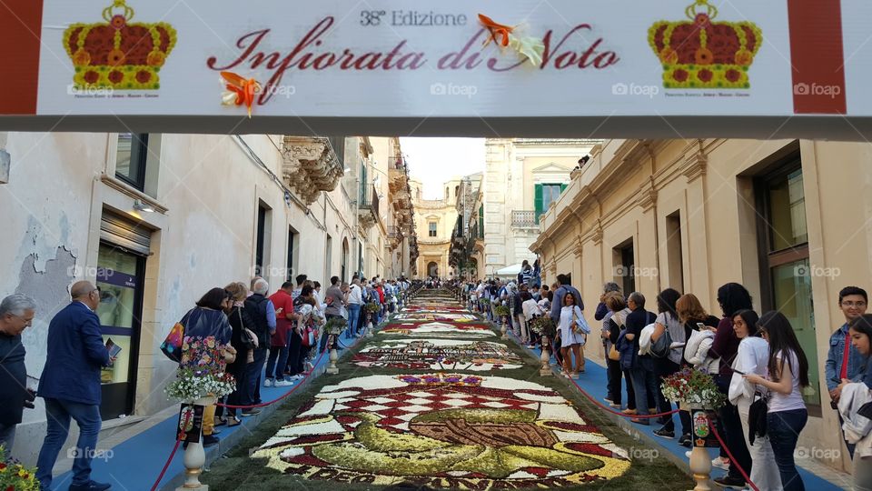 manifestazione infiorata Noto Siracusa