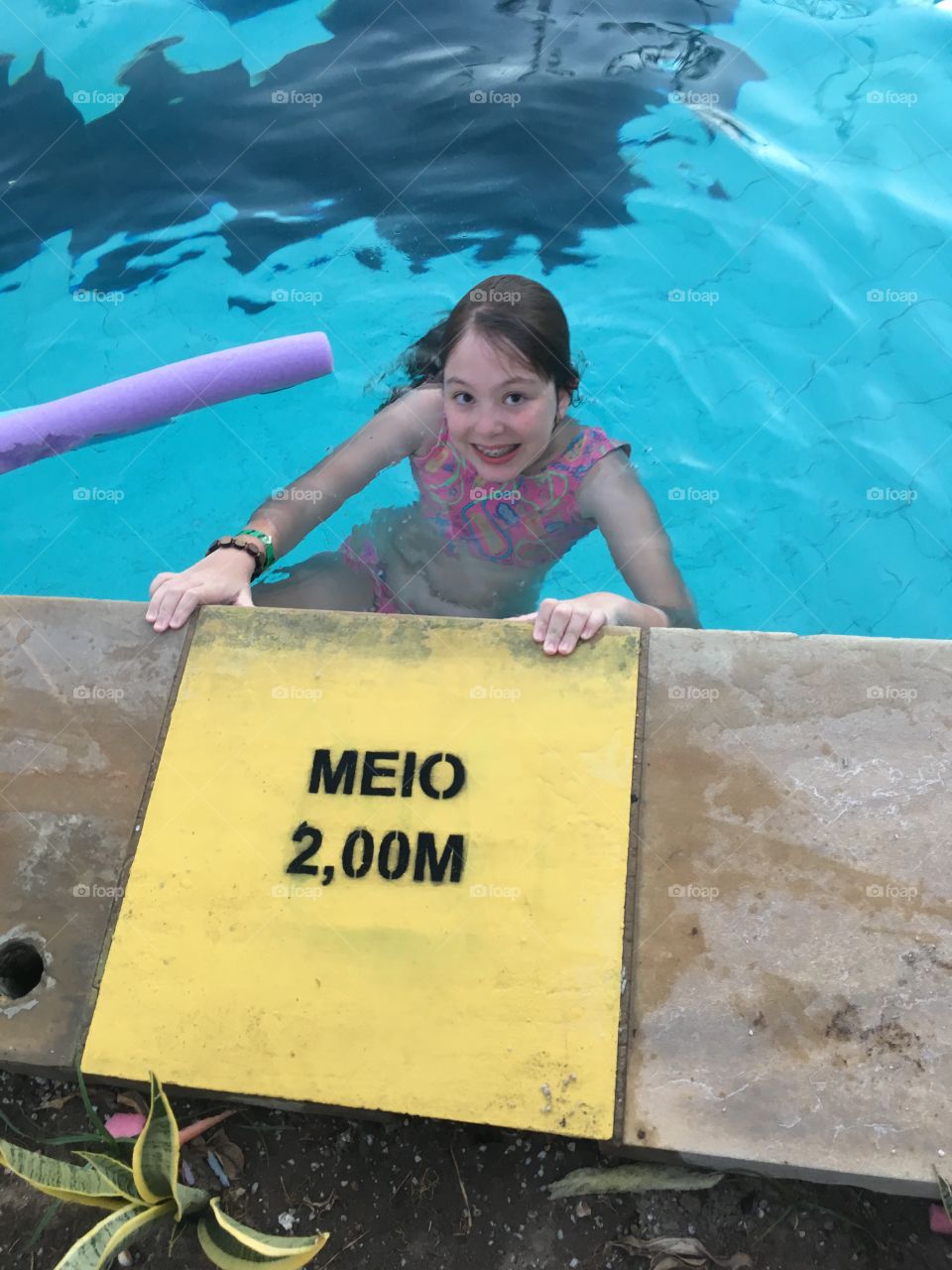 Passeio maravilhoso à cidade de Maragogi, um paraíso no estado de Alagoas, litoral do Nordeste do Brasil. Minha filha maus velha na piscina!