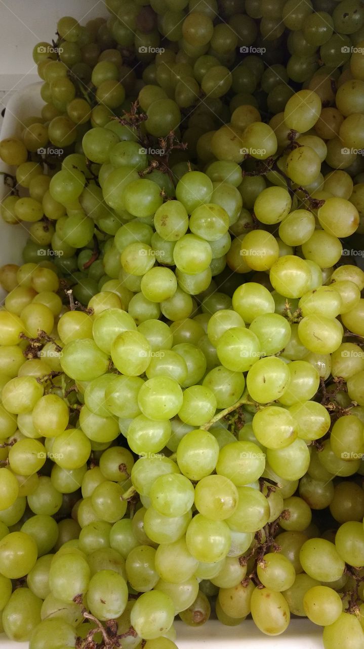 Uvas verdes.