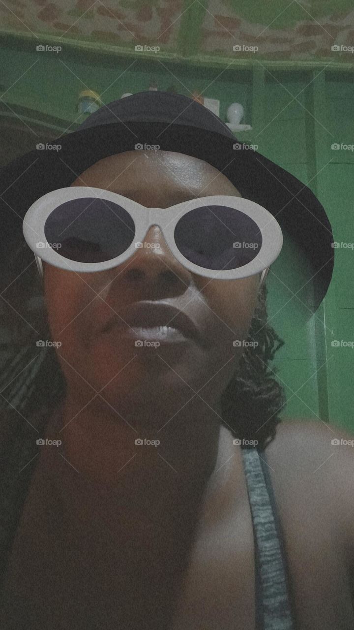 i just love to share my creativety with becase it make me happy and keep asmile on my face.