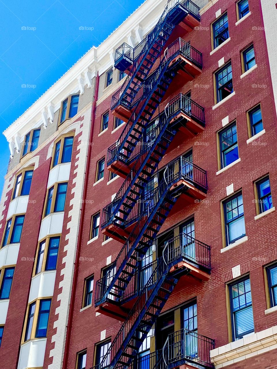 Apartments w fire escape 