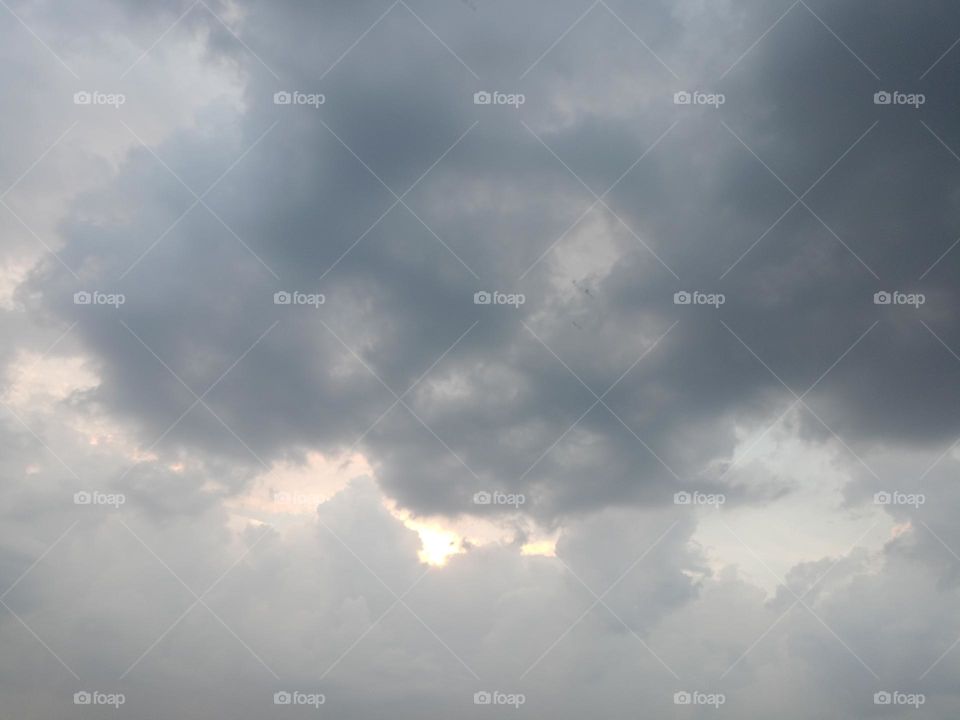 a wonder full of this sky 
awesome weather this sky