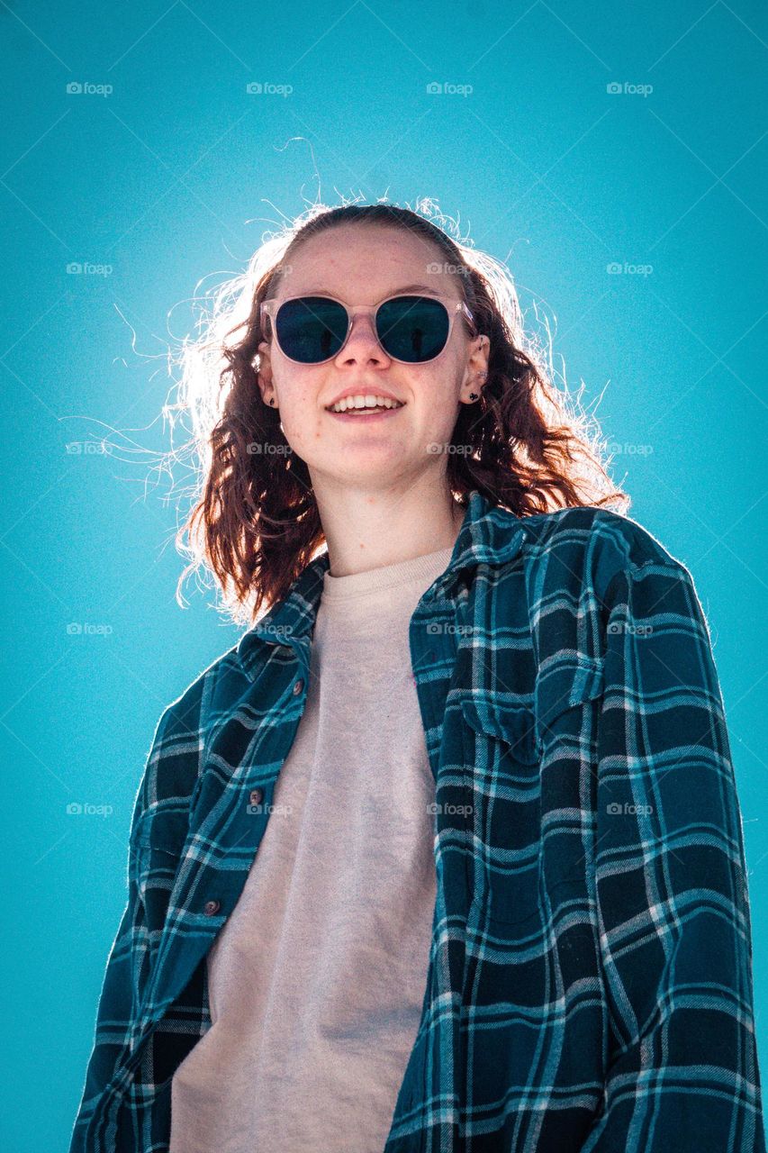 Gallant sun behind subject