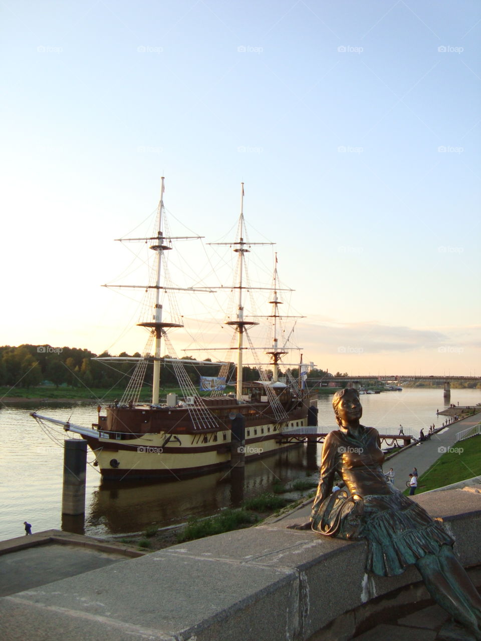 Sculpture of a woman on the promenade of the ship