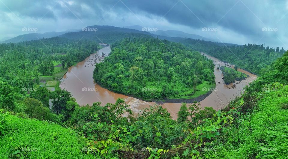 U turn point.river taking u turn in forest.