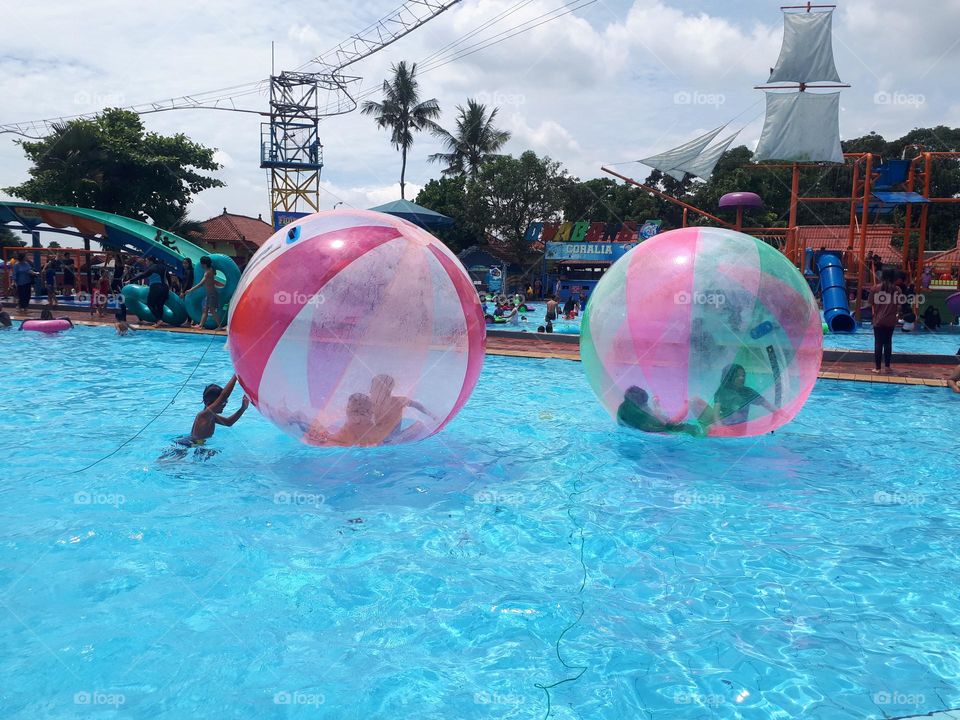 trend of water ball games