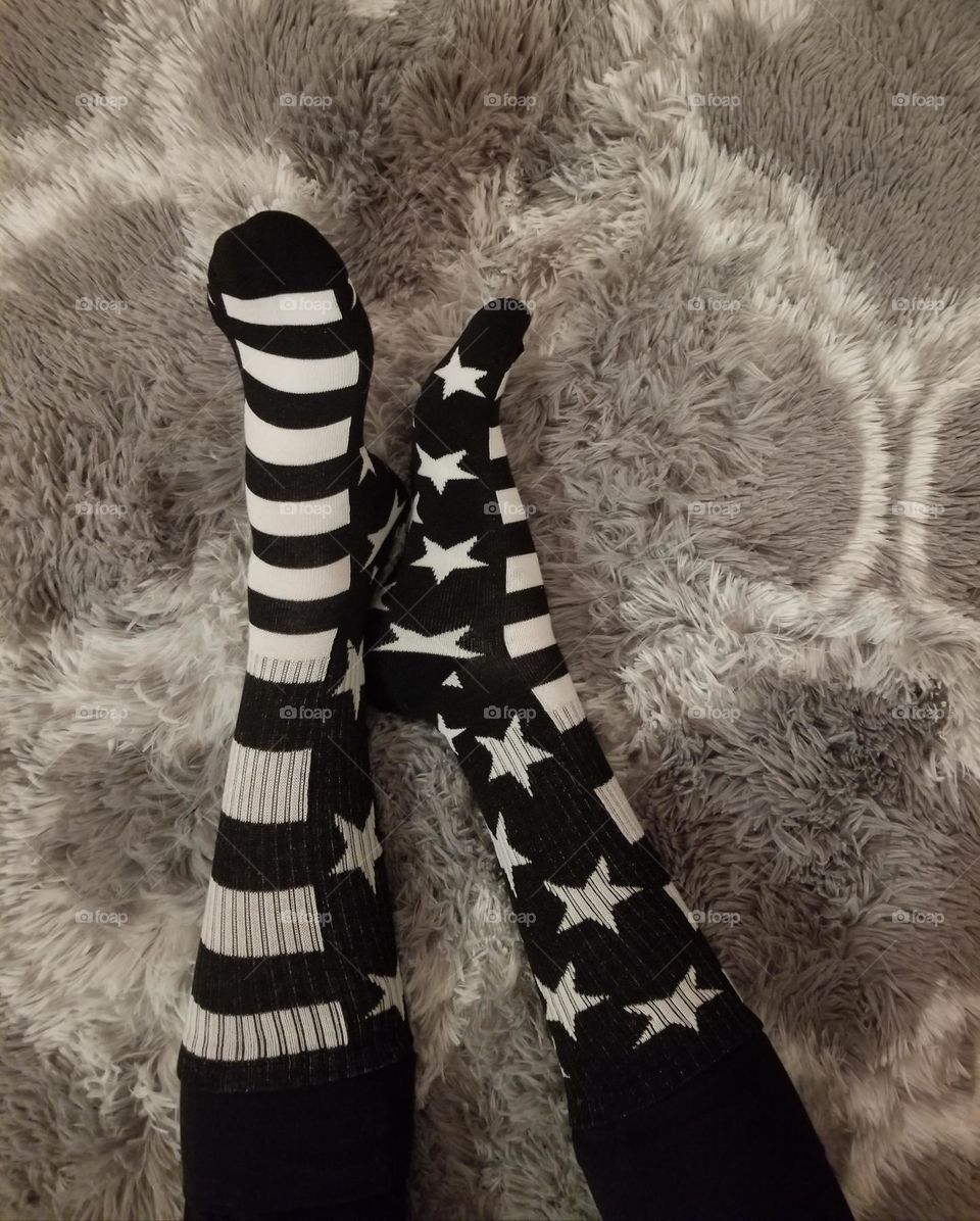 Popfizzy black and white American flag socks