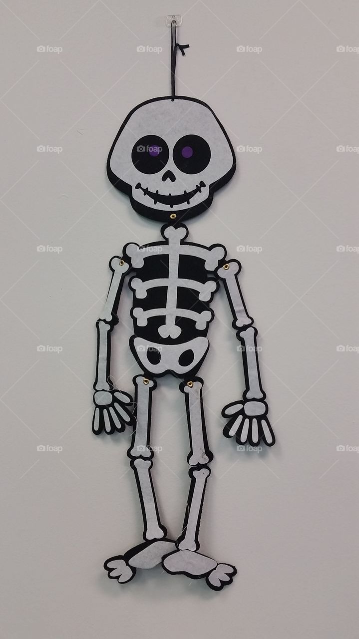 Skeleton wall decor