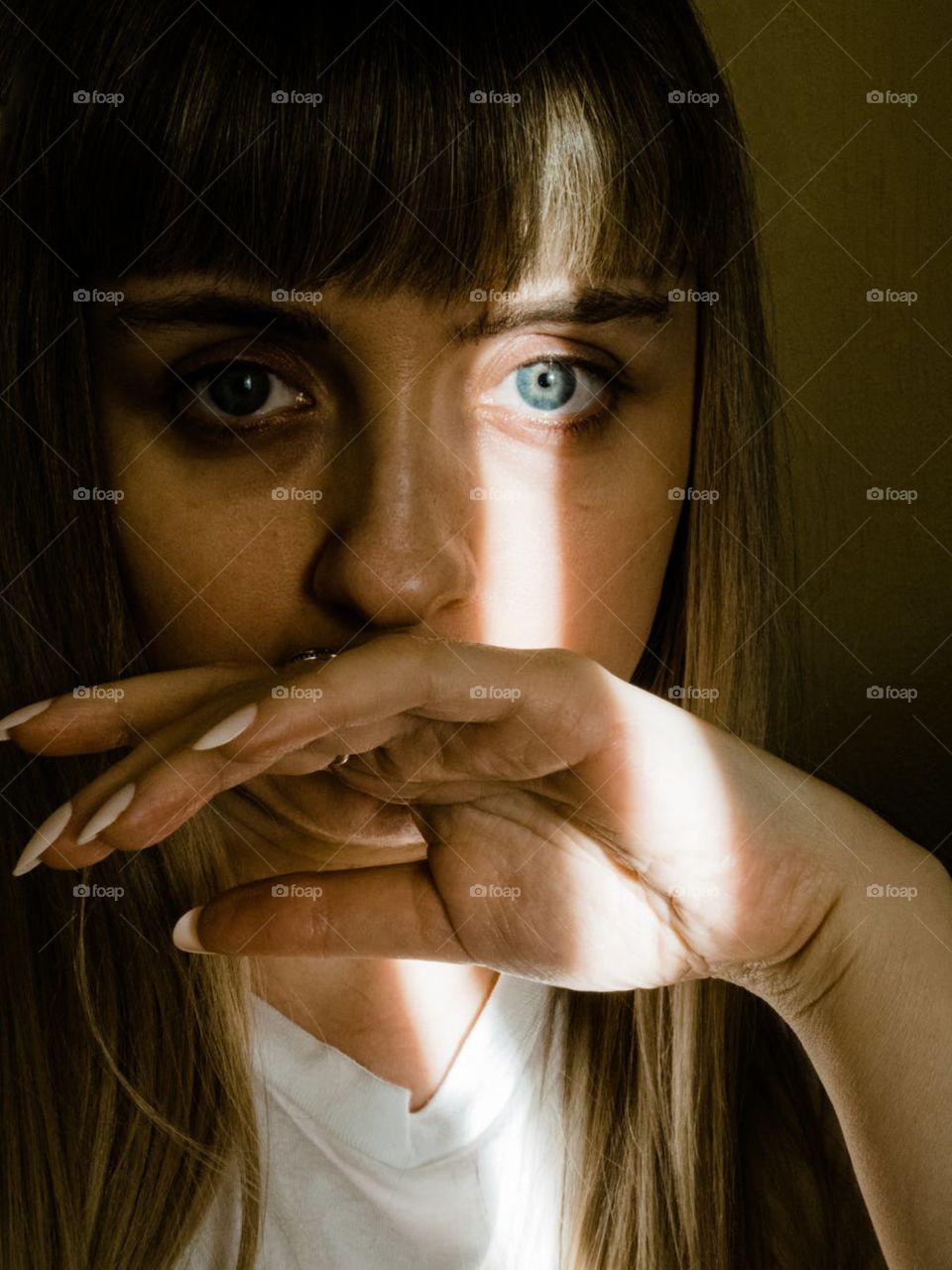 I would like describe this photo beautiful blue eyes response the girls