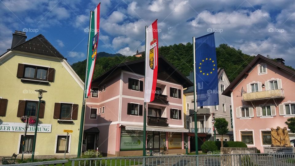 A group of Austrian tourists took pictures at will, the favorite resort of their life.