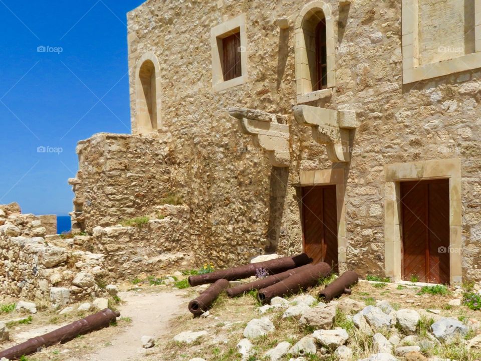 This building was the residence of one of two councillors they were responsible for the maintaining the fortress fortezza during the ottoman period.