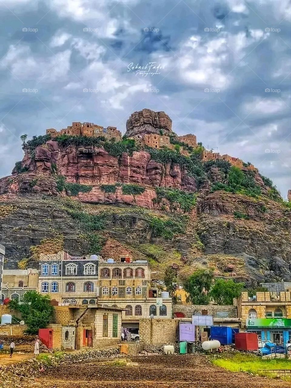 A very beautiful picture, and there is no better picture than it. There is no better picture of green herbs and colorful, red and white roses than it. Glory be to God, the natural and picturesque view, and there is no more