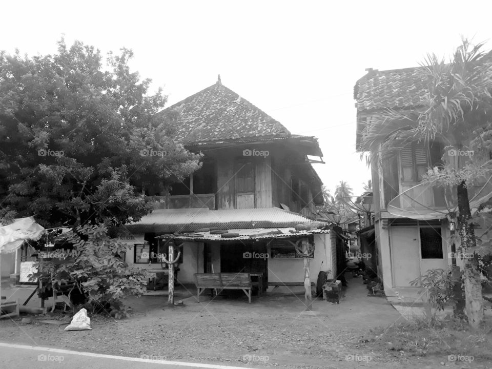 old city old houses #home #places #old jouse #blackandwhite