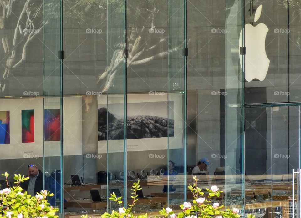 Apple Flagship Store. Apple Store In Palo Alto California
