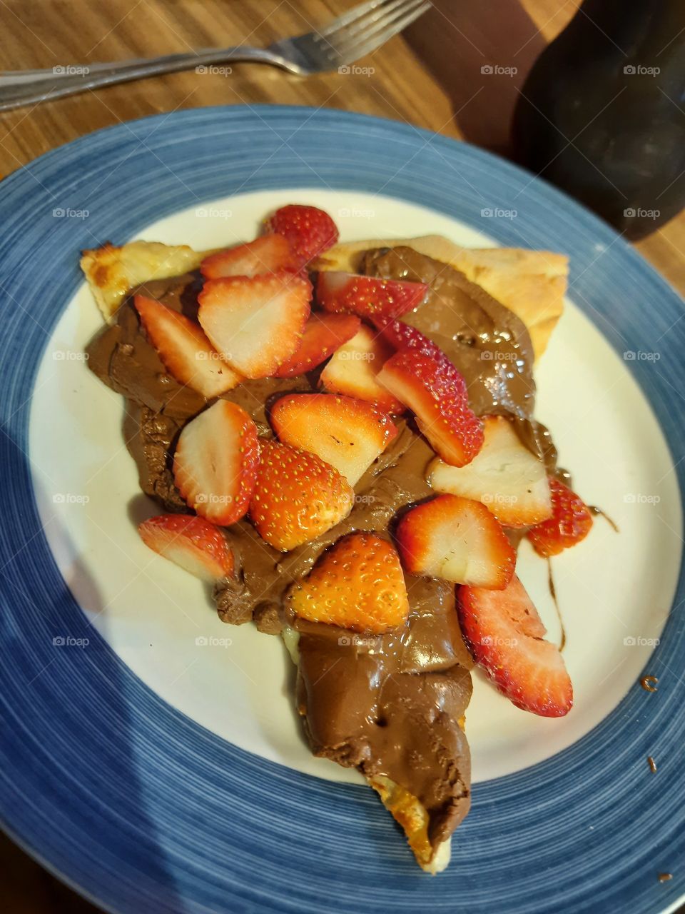 Very good nutela pizza with strawberries