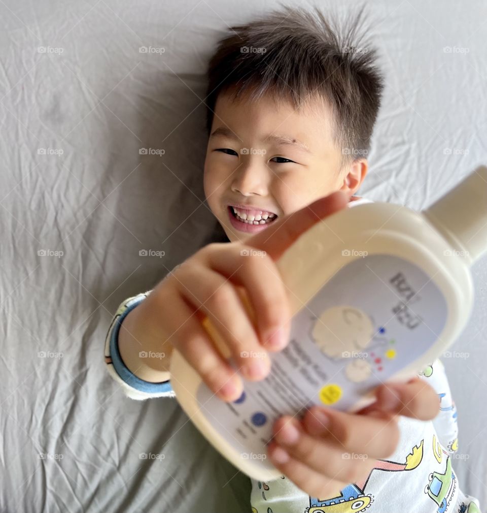 Kids shower and bath wash 