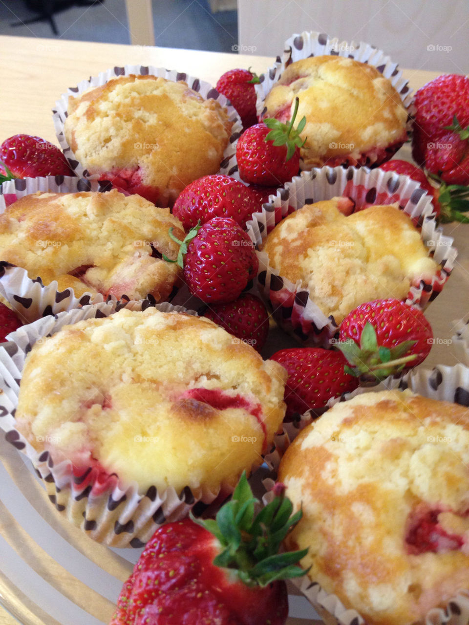 cupcakes strawberry strawberries cupcake by michaelamela
