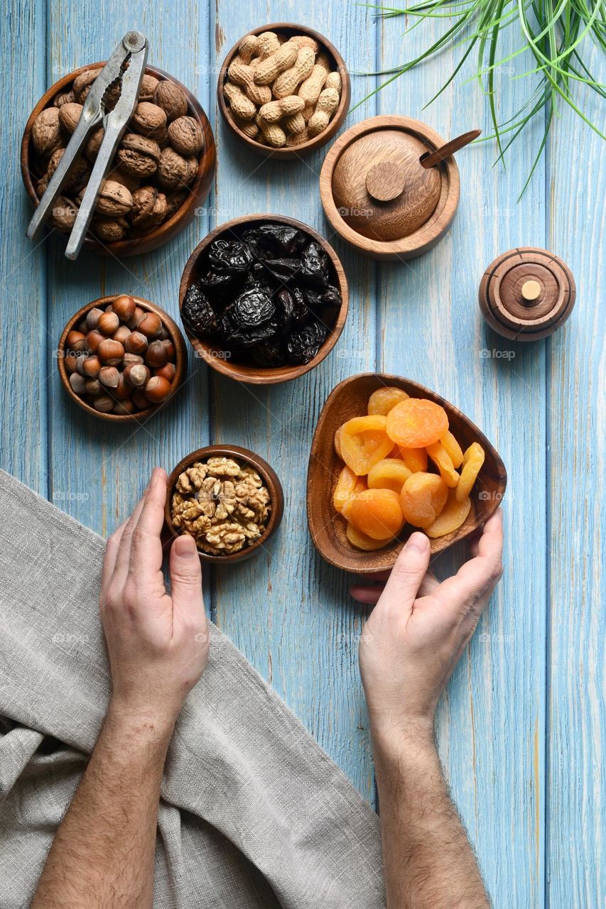 Dried fruit and nuts 