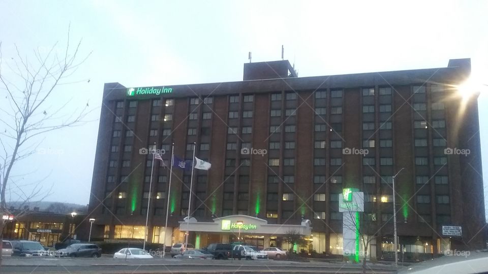 green  light building