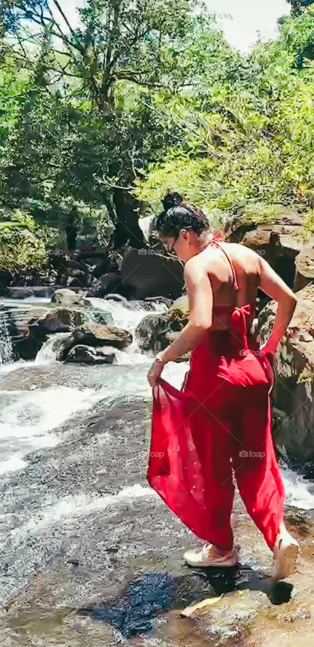 Lady in red 🤩🤩 #klongchao waterfall
#kohkood l miss there really. would love to go to visit again 😊😊