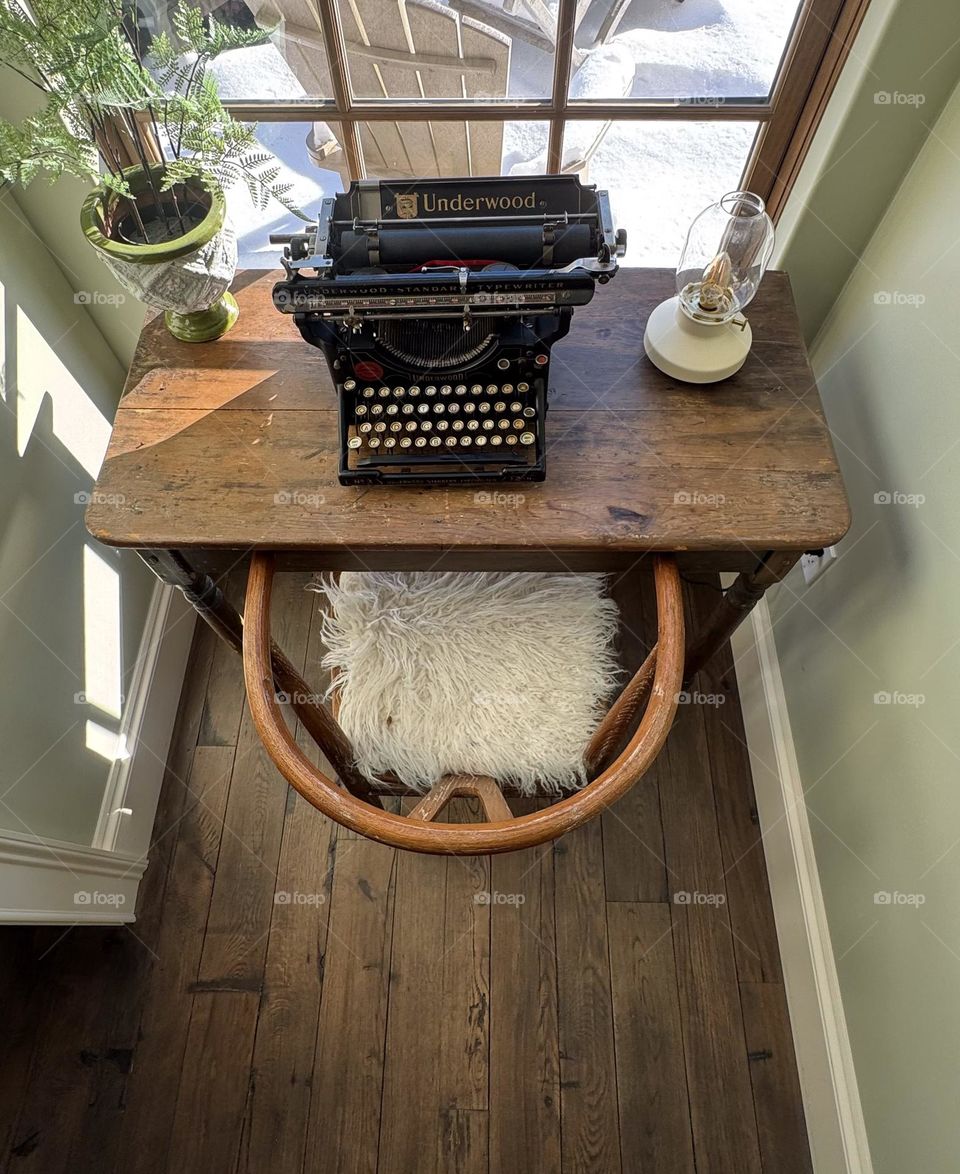 Old fashion desk with machanical typewriter 