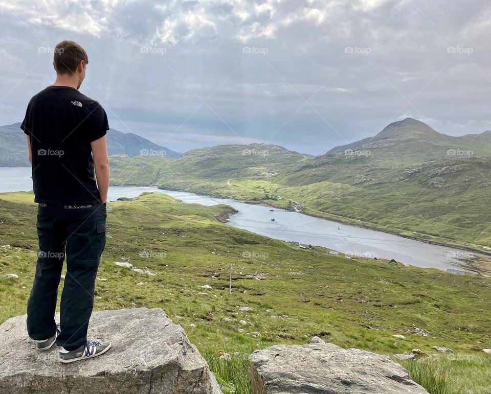 Taking in the rugged view on The Isle of Skye 🏴󠁧󠁢󠁳󠁣󠁴󠁿