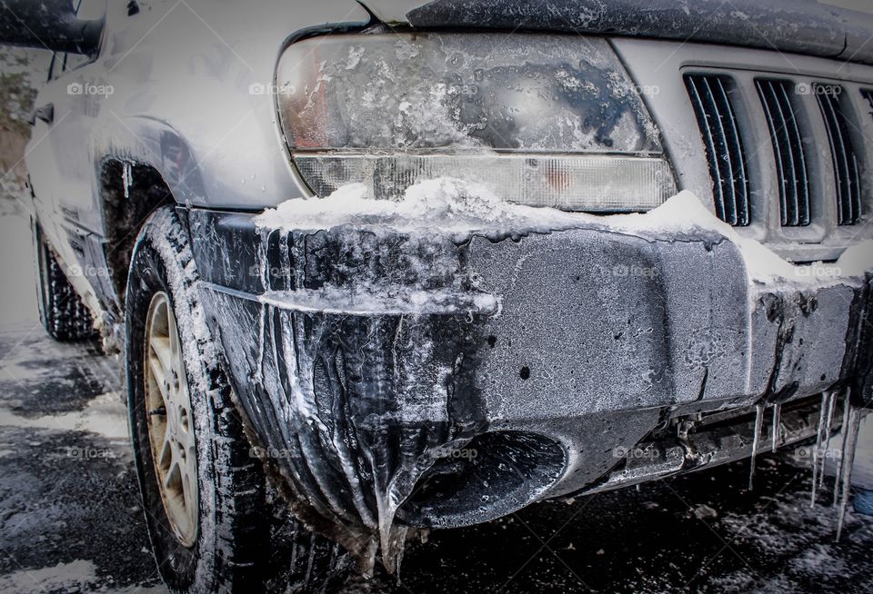 This is a photo taken in the harsh snow of Jersey. And this is salt and ice all over the car after a day or two. 