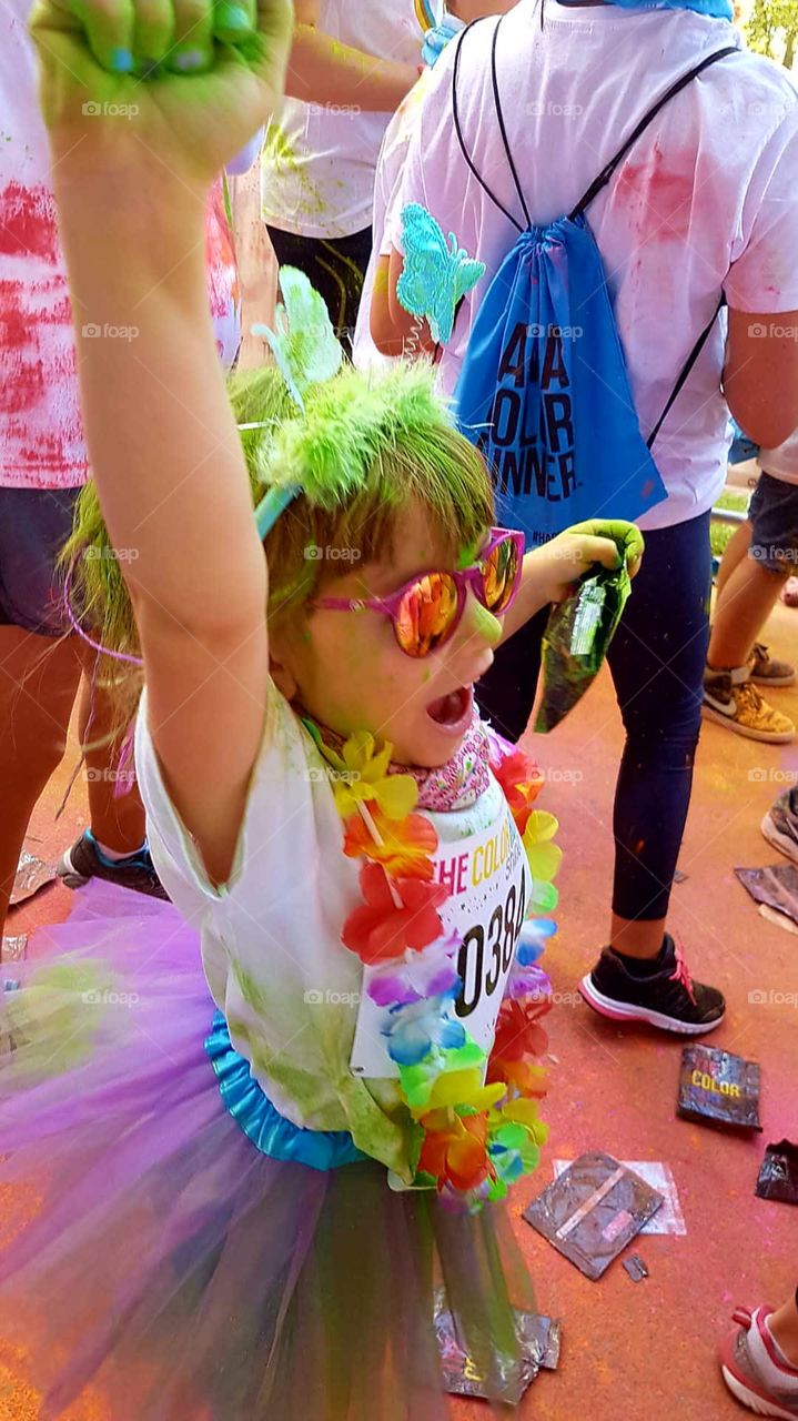 girl on the color run