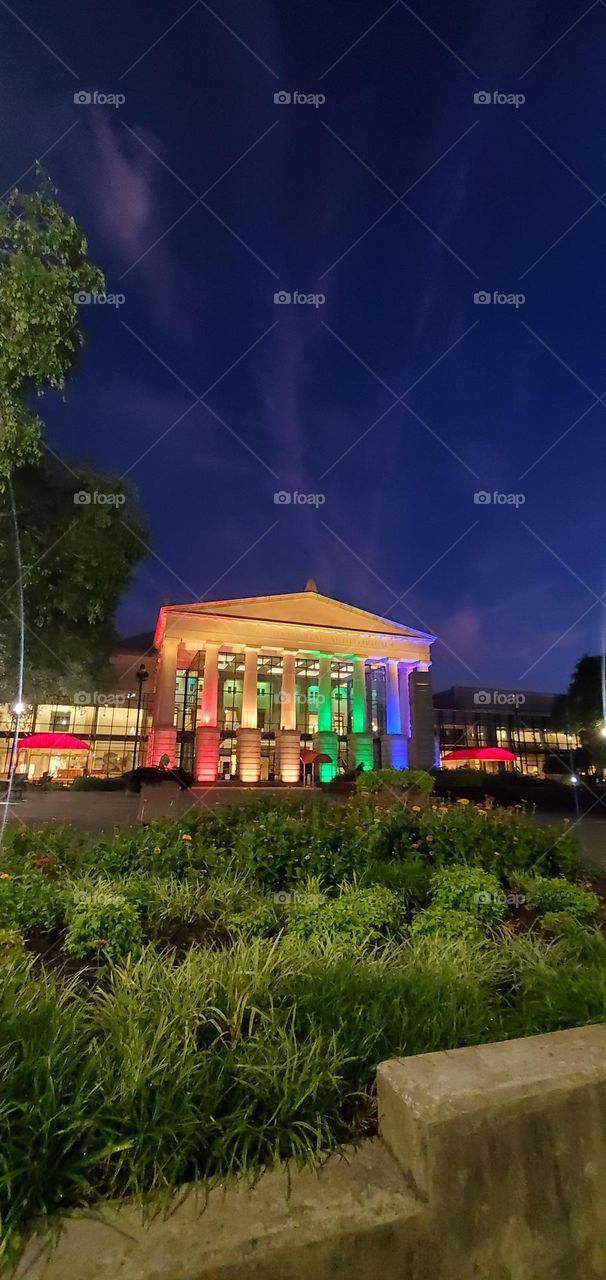 Rainbow lights for PRIDE af Duke Energy Center