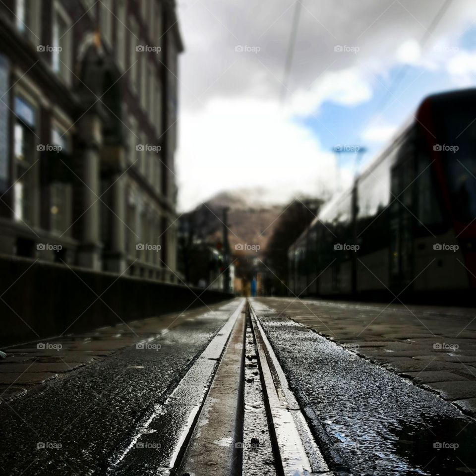Walk the line. Rail