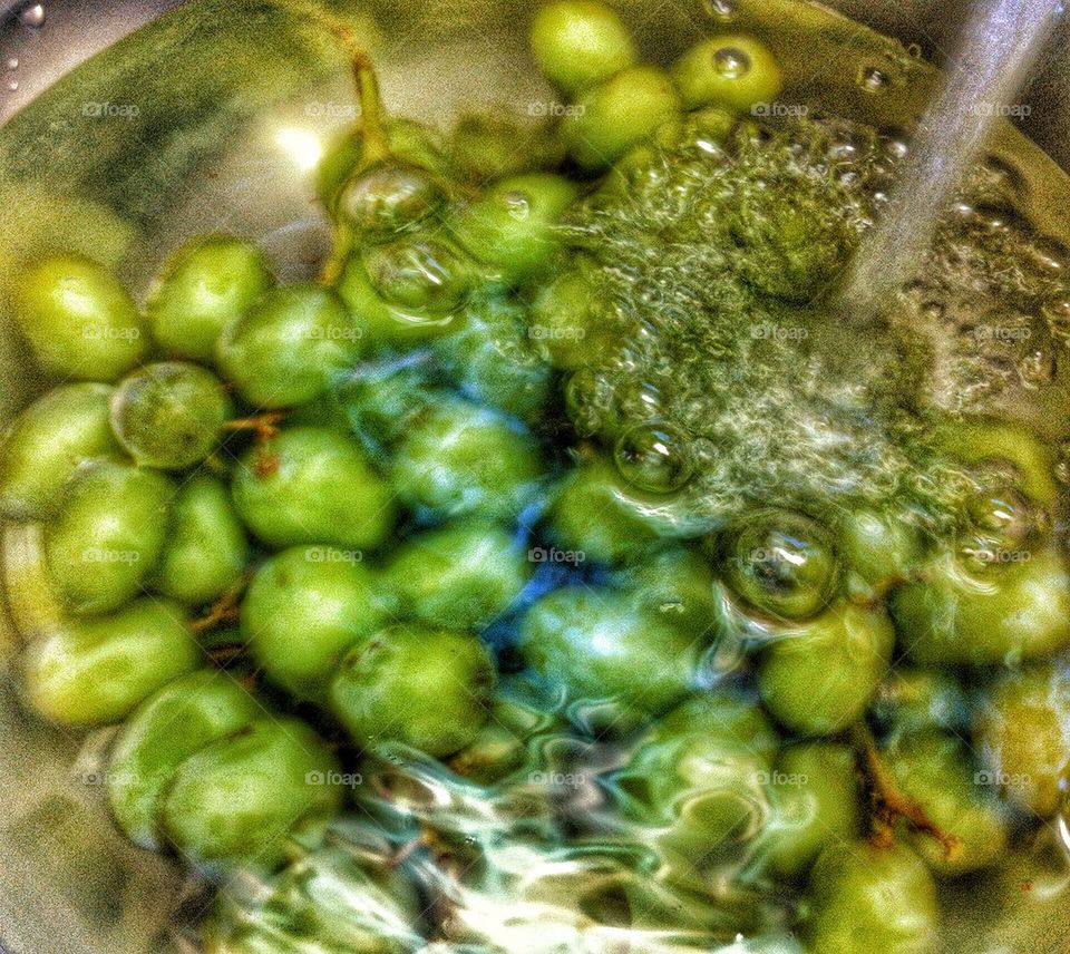 Rinsing Grapes