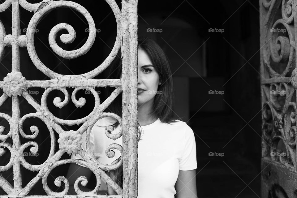 Portrait of beautiful woman, black and white 