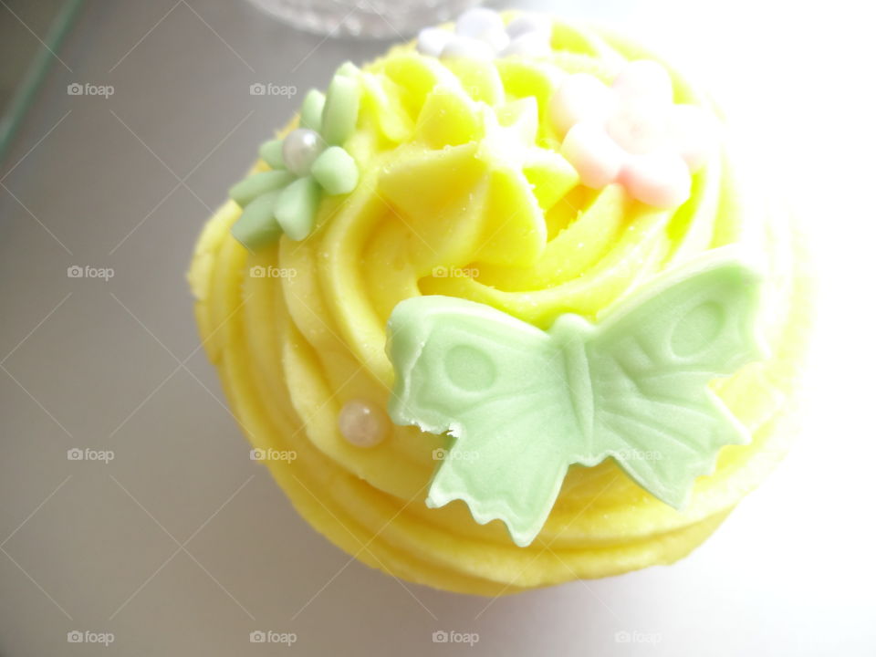 yellow cupcake