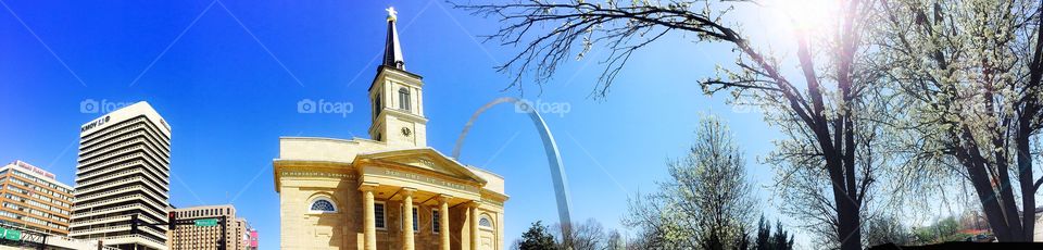 Gateway Arc St. Louis. Panorama shot of St. Louis Gateway Arc