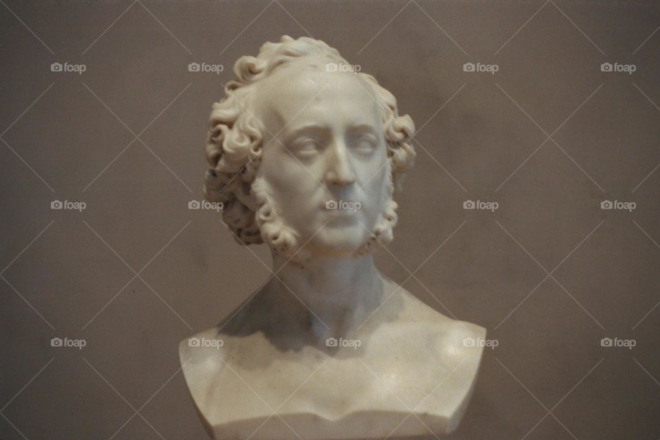 Statue bust of marble