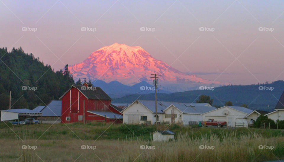 Summer sunset in Orting Washington with Mount Rainer in the background
