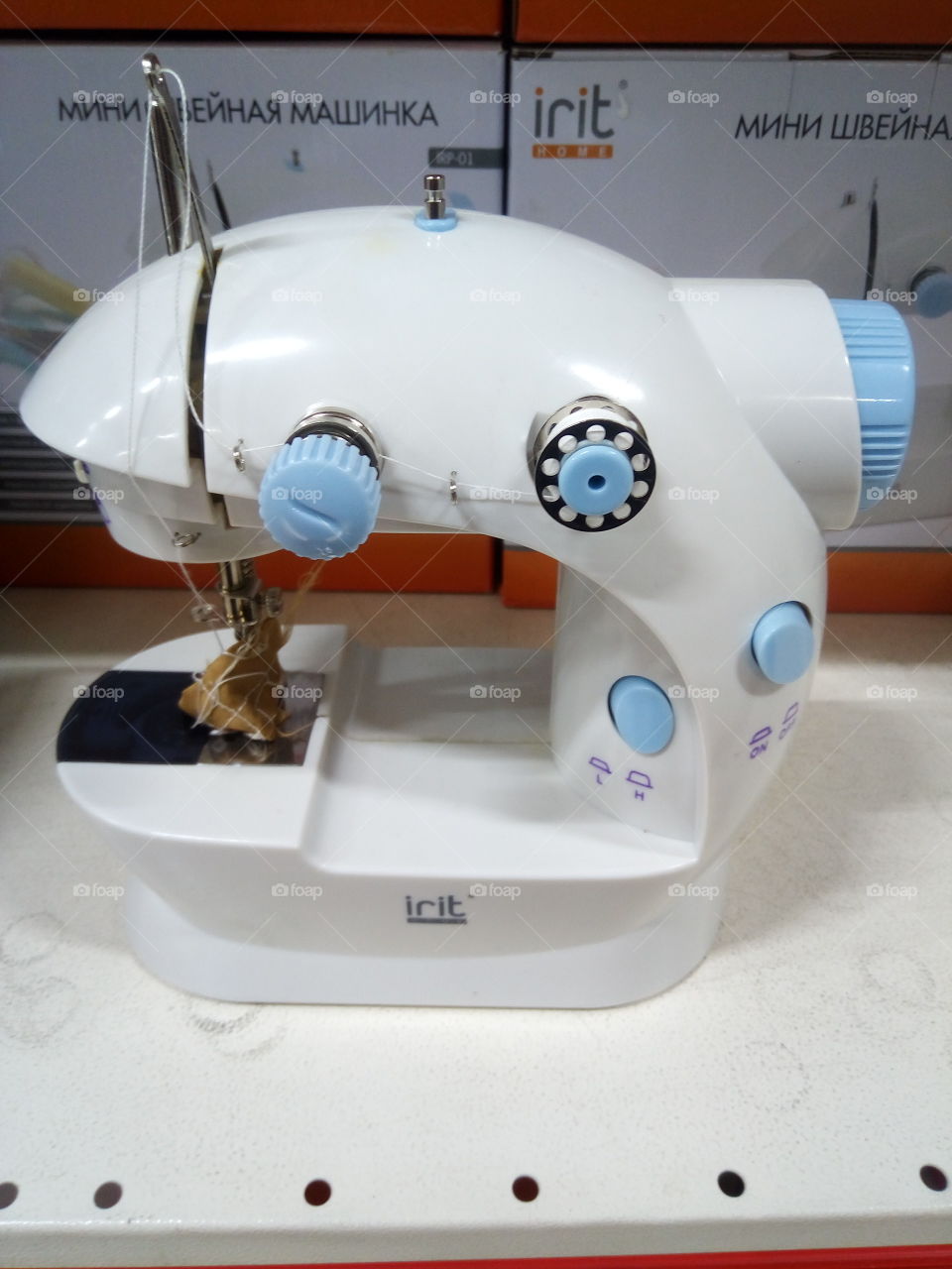 швейная машина.швея.