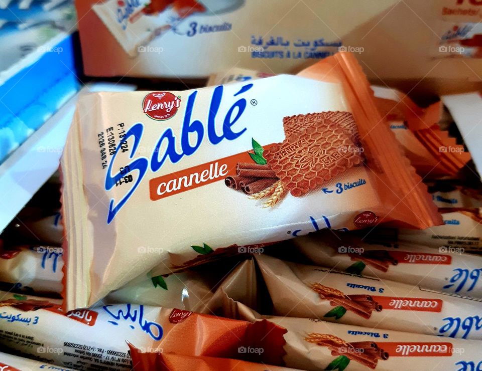 Bimo Sabli is a traditional Moroccan pastry known for its buttery, crumbly texture. It is often served during festive occasions in Casablanca, such as on January 1, 2025, where it is enjoyed with tea and shared among family