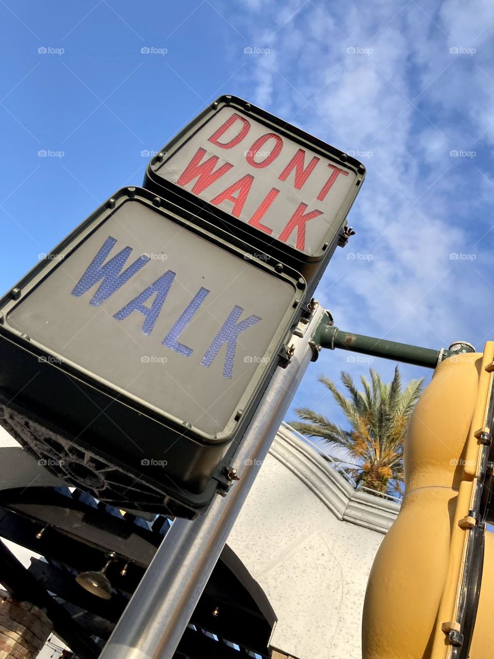 Walk / Don’t walk signal 