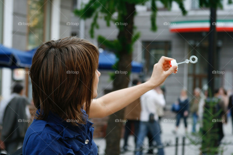 Playing with soap bubbles 