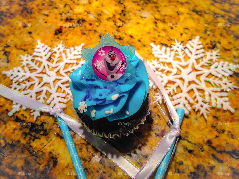 frozen cupcake Olaf